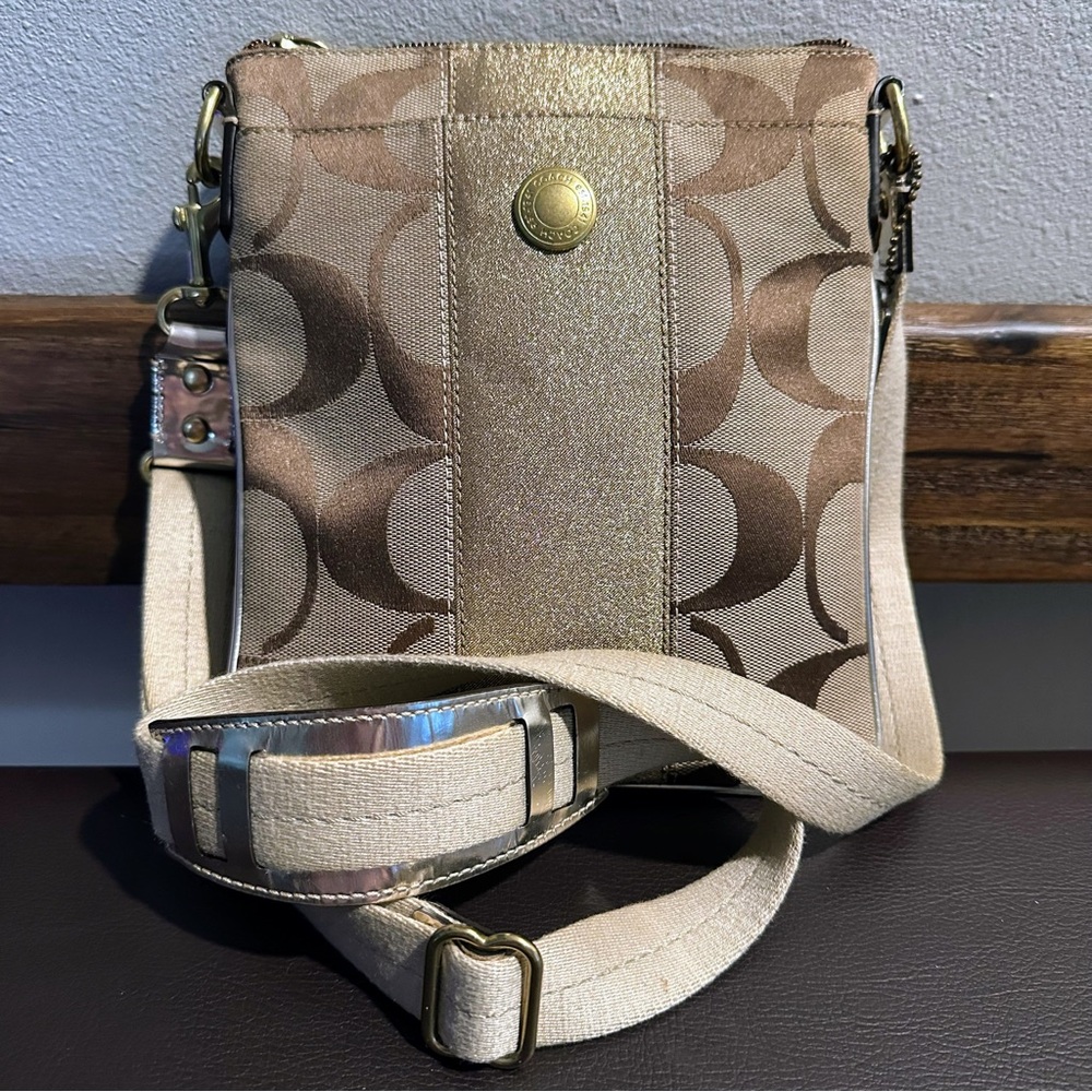 Coach Signature Jacquard North South Gold Crossbody Swingpack Purse